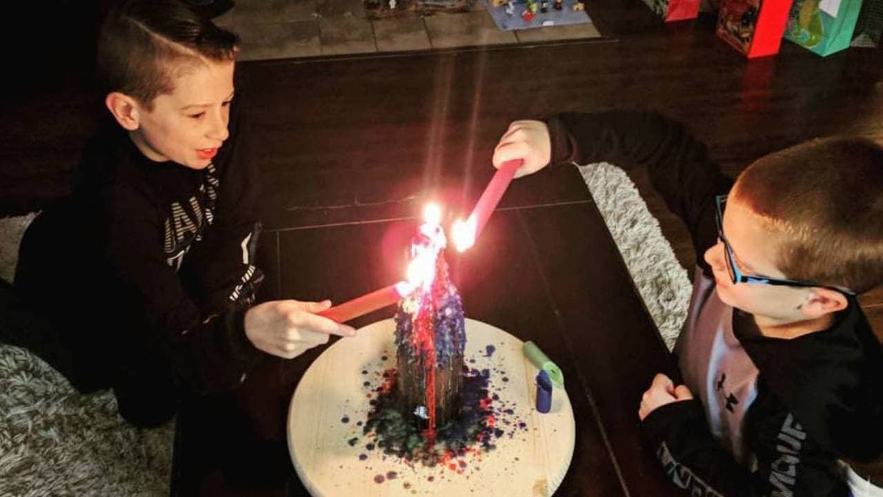 Christmas Family Drip Candle – Hope in the Darkness